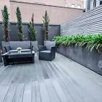 Cosmopolitan Hideaway