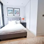 Cosmopolitan Hideaway