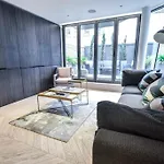 Cosmopolitan Hideaway