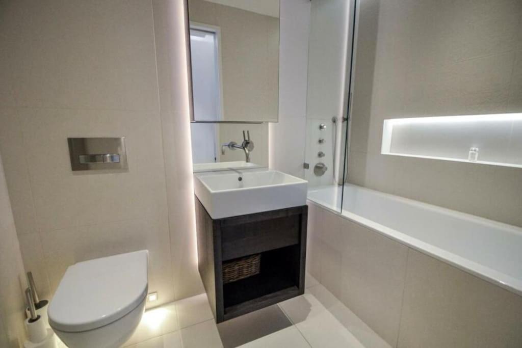 Cosmopolitan Hideaway Apartment *
